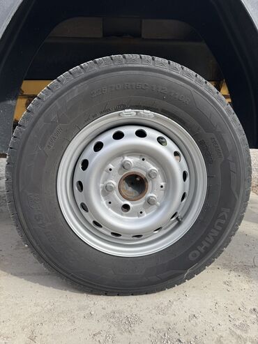 Легкий грузовой транспорт: Легкий грузовик, Б/у — 12