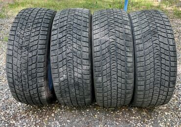 зима 16: Комплект из четырех зимних шин размером 225/45R18 91H. Шины имеют