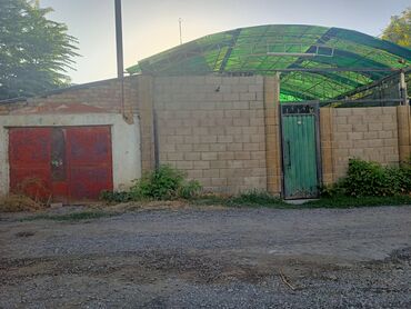 дом в районе восточного автовокзала: Үйдүн жарымы, 35 кв. м, 2 бөлмө, Менчик ээси, Эски ремонт