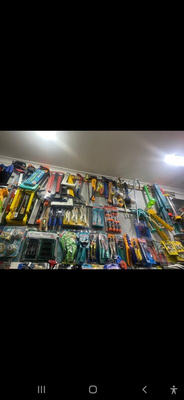 Монтажный клей: Двусторонний скотч (лента) в больших намотках. - Основа — 3