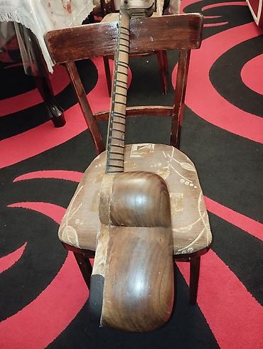 Tar: Tar – milli simli musiqi aləti - Korpus: iki hissəli armudşəkilli — 8