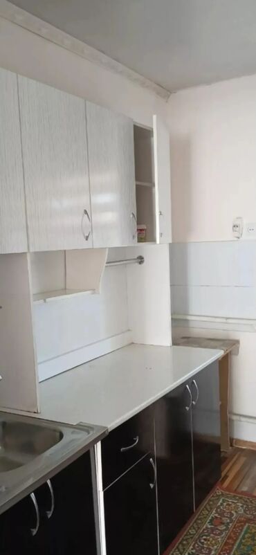 аренда дома александровка: 50 м², 3 комнаты, Парковка, Забор, огорожен