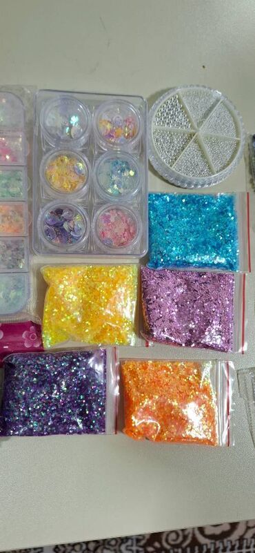 Digər gözəllik və estetika cihazları: Dırnaq ustasına işləməkçün lazım olan bütün növ bəzəklər tipsilər — 5