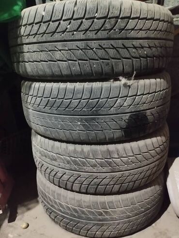 шины на 16 размер: Комплект из 4 автомобильных шин. Характеристики: - Тип: зимние