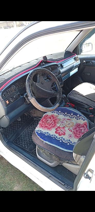 fit 2004: Volkswagen Vento: 1993 г., 1.8 л, Механика, Бензин — 3