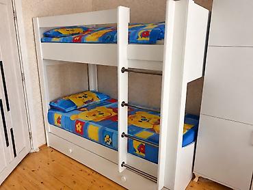 Uşaq üçün ikimərtəbəli çarpayı - Rəng: ağ - Material: möhkəm
