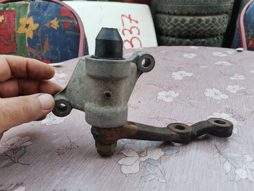 Auto delovi: Nosač spona Lada 7 Riva br. 1 i 2. Polovno, očuvano, sa ležajevima — 7