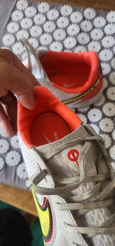 Бутсы: Футзалки Сороконожки 1 модель - Nike Phantom Размер EUR 41, US 8 — 12