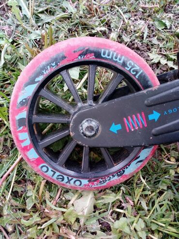 Trotineti, skejtbordovi i hoverbordovi: Trotinet sa rotirajucim tockovima.Dobar ža akrobacije — 3