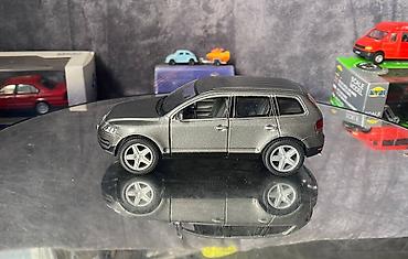 Avtomobil modelləri: Коллекционная модель volkswagen touareg grey metallic 2003 kinsmart — 2