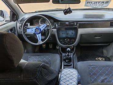 volkswagen passat 2005: Proton : 1.5 l | 2014 il 280000 km Sedan — 5