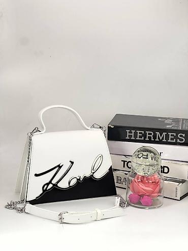 Torbe: Torba sa potpisom “Karl” – elegantna crossbody/ručna torbica — 5