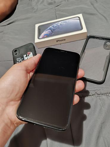 Apple iPhone: IPhone XR 64 GB – crni - Ekran 6.1" Liquid Retina (LCD) sa Face — 4