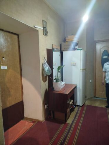 срочно продаётся 1 комнатная квартира в районе шлагбаум по улице кенсуйская 17 пересекает интергельпо: 2 комнаты, 37 м², Индивидуалка, 1 этаж, Старый ремонт
