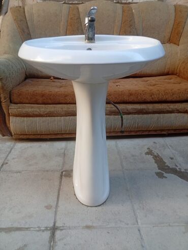 Gərginlik stabilizatorları: Bir neçə məhsul təklif olunur: 1) RAGGIE SVC-1500VA gərginlik — 8