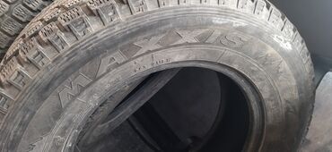 Шины: Шины 265 / 65 / R 17, Зима, Б/у, Комплект, Внедорожные (АТ/МТ), Maxxis