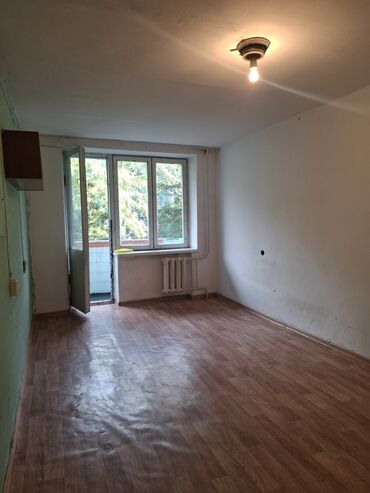 московская тыныстанова: 1 комната, 13 м², Общежитие и гостиничного типа, 3 этаж, Старый ремонт