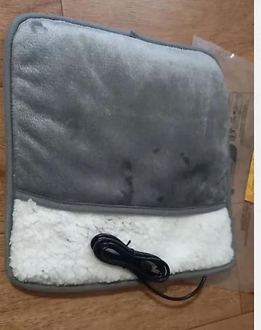 ps5 kp: 10. Grejač za stopala. Radi preko USB-a. (29x29cm. Cena 2499 — 1