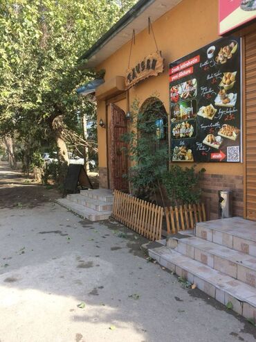 Restoran, kafelər: Nargilə dairəsində 35 kv kafe icarəyə verilir. Ayın 15 i boşalır — 1