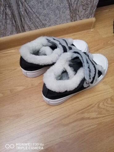 Basanoşka və səndəllər: Ölçü: 40, İşlənmiş — 15