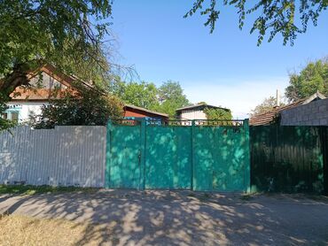 рабочий городок продажа полдома: Үй, 52 кв. м, 3 бөлмө, Менчик ээси, Эски ремонт
