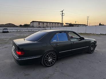 111 mətin: Mercedes-Benz E-Class: 2.4 l | 2000 il Sedan — 5