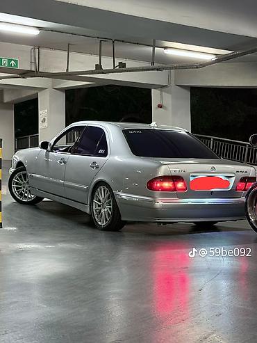 mercedes 180 b: Mercedes-Benz E-Class W210 sedan - Kuzov: 4 qapılı sedan, gümüşü rəng — 2