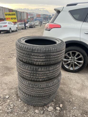 Шины: Продаю б/у летние шины от марки машины Toyota rav4 размер 235/55 R18