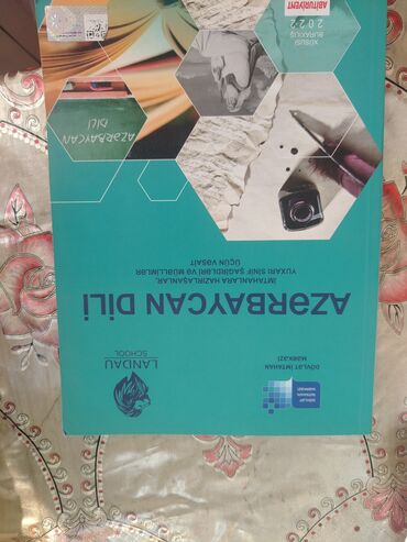 Yeni kitabdi islenmiyib qatı bele acilmiyib