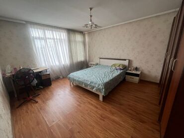 продаю дом в центре города бишкек: 170 м², 5 комнат, Утепленный, Бронированные двери, Парковка