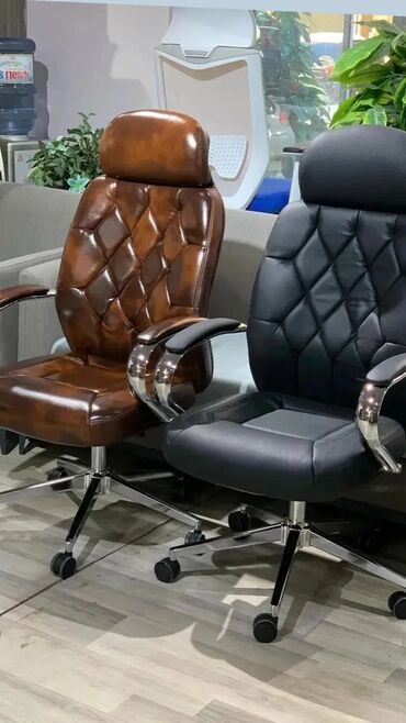 Ofis və oyun kresloları: Yeni, Təkərli, Qolları tənzimlənir, Dəri — 26