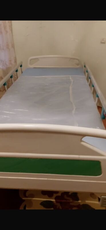 Tibbi çarpayılar: Az işlənmiş xəstə çarpayısı. Matrası var. Yaxşı vəziyyətdədir — 2