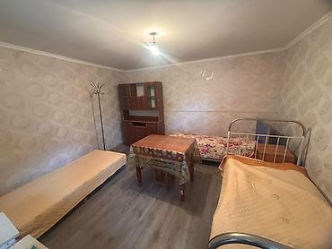 1 комната аренда: Telebe oglanlar ucun kiraye ev verilir Qazax rayonunda duz BDUN yanida — 1