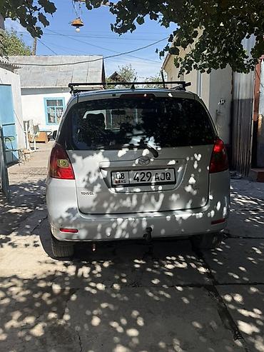 8 4: Toyota Corolla Verso: 2003 г., 1.6 л, Механика, Бензин, Минивэн — 1