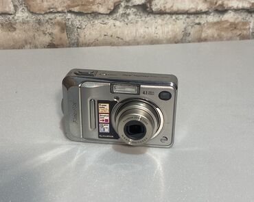 компьютер сатылат: Цифровой фотоаппарат Fujifilm FinePix A400 - Матрица: 4.1 МП (указано