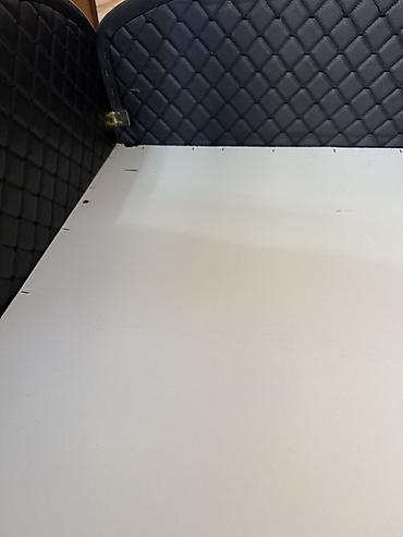 islenmis matras: Uşaq maşın formalı çarpayı - Dizayn: Parlaq mavi “sport car” korpusu — 2