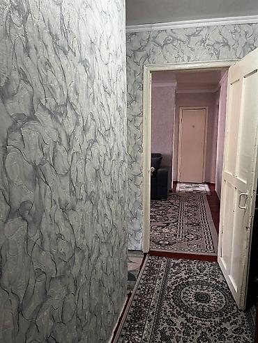 Продажа коттеджей и домов: В центре г. Каинда продаётся 3х комнатная квартира этаж 2 из 3 ул — 10