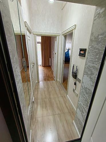 Uzunmüddətli kirayə mənzillər: Ünvan : Sumqayıt Bulvarı Kristal Abşeron 2. Mənzil 1 mərtəbədə — 7