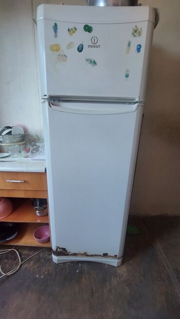 indesit baku: İşlənmiş 2 qapılı Indesit Soyuducu Satılır, rəng - Ağ