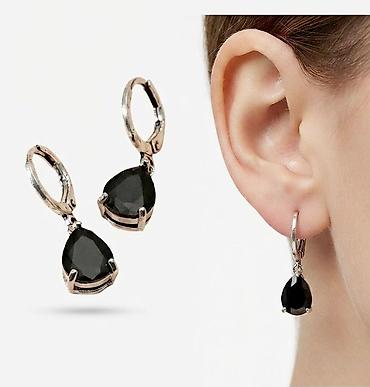 Серьги сөйкөлөр У с инкрустацией из черного циркона, серьги в форме
