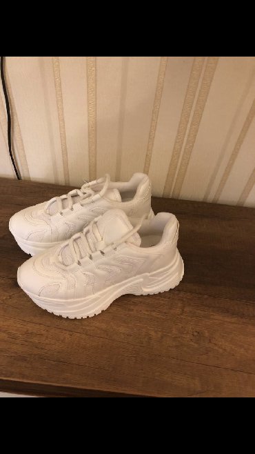 nike blazer: Teze krasovka satilir Türkiyenindi 38 razmer
 .Firma Mika geyinilmeyib