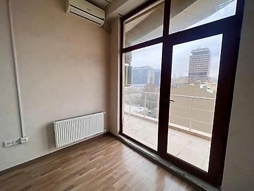 hostel 28: 28 May metrosunun yaxınlığı, AF biznes mərkəzinin 6-cı mərtəbəsində — 3
