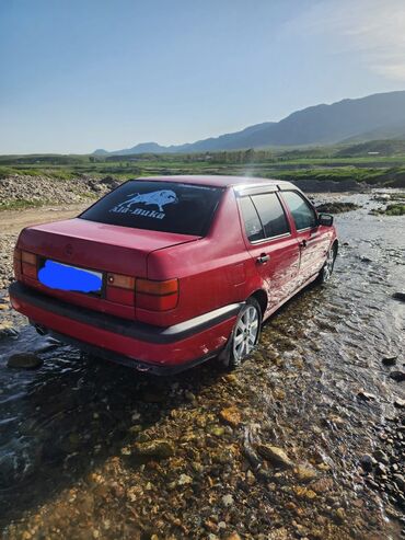 Volkswagen: Volkswagen Vento: 1992 г., 1.8 л, Механика, Бензин, Седан