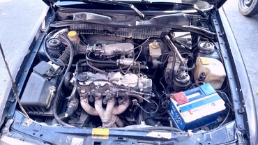 Opel: Opel Vectra A liftback (5 qapı), tünd mavi rəng. Texniki — 1