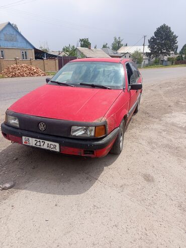 Volkswagen: Volkswagen Passat: 1989 г., 1.8 л, Механика, Бензин, Седан
