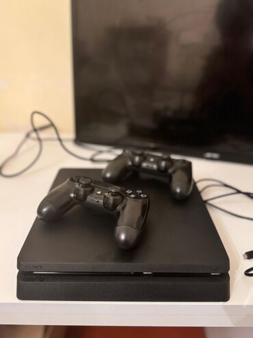 playstation 4 pro: Salam, təcili satılır ideal ps4 slime axtaranlar narahat etsin 1TB