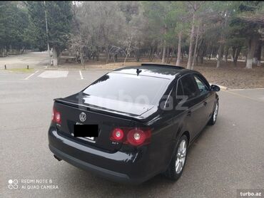 Volkswagen: Volkswagen Jetta: 2 l | 2009 il Sedan — 7