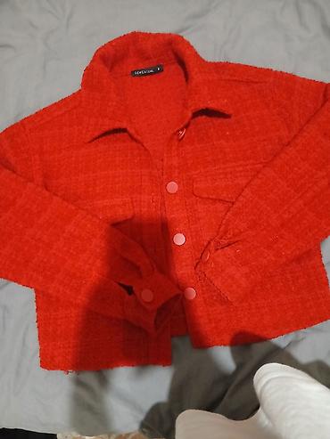 рубашкалар: Красная укороченная рубашка-жакет LCW CASUAL, размер S. Модель — 2