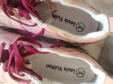 tods mokasine: Louis Vuitton Run Away roze patike - veličina 37 (Replika) Na prodaju — 2