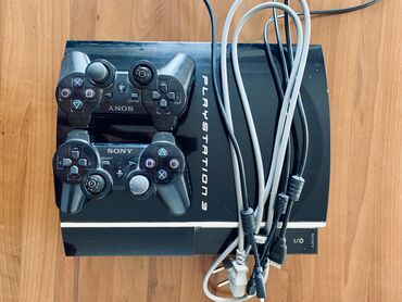 playstation 2 scph 50008: Продается срочно PS3! имеются: 2 игровых джойстика USB зарядный